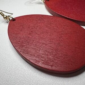 Vintage Teardrop Light Weight Wooden‎ Red Earrings Gold-Toned French Wire Hooks
